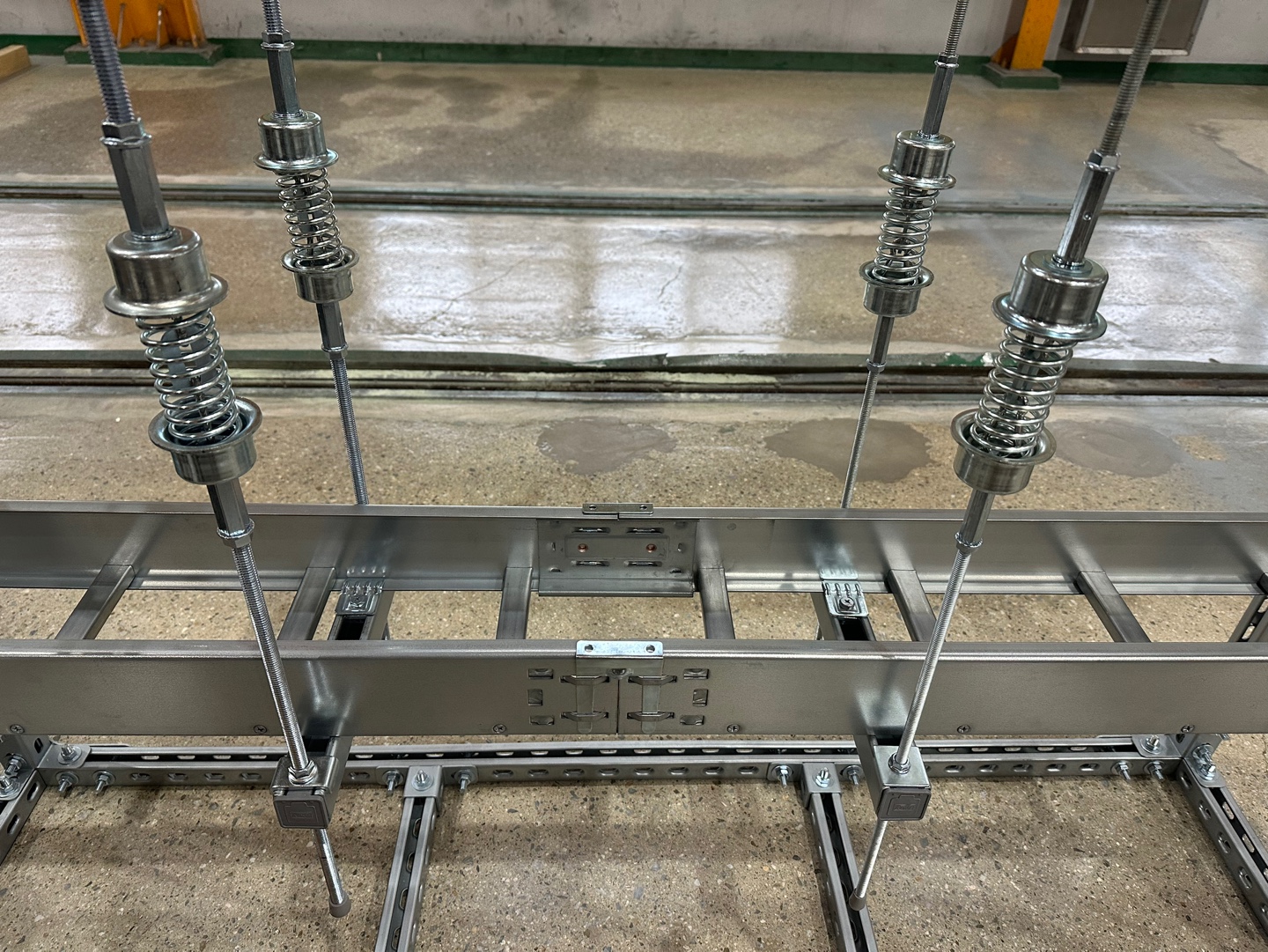 내진 케이블트레이